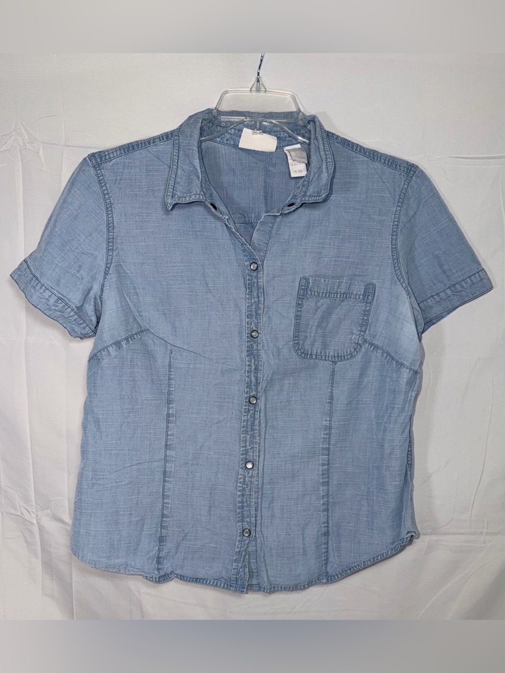 Liz Claiborne Light Wash Chambray Button-Up Shirt - Light Blue